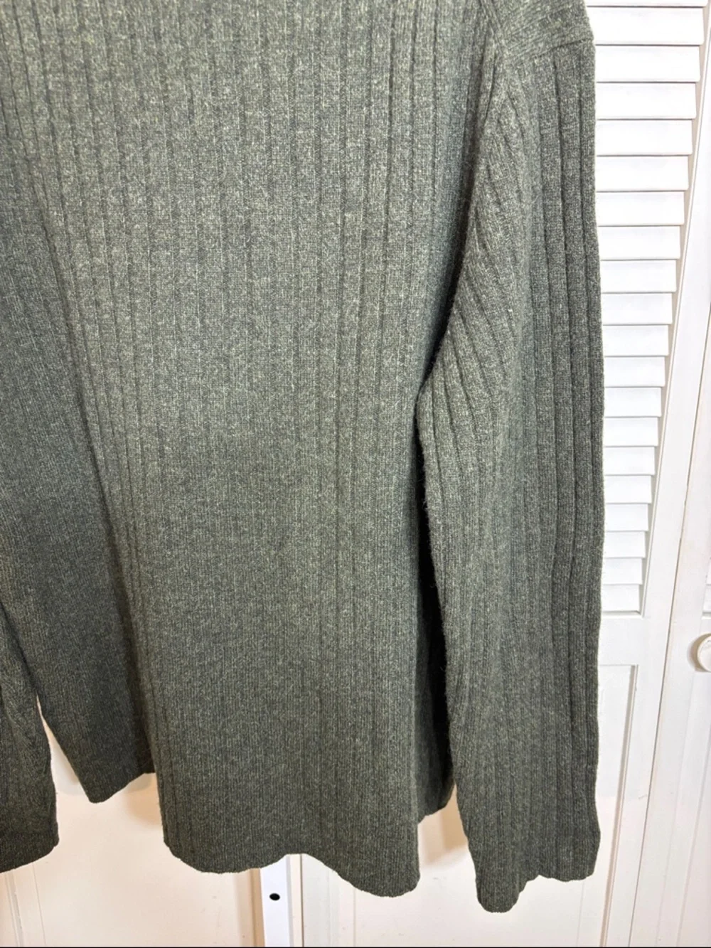 Vintage Retro J. Crew Men's 100% Wool Olive Rib-Knit Turtleneck Sweater XL